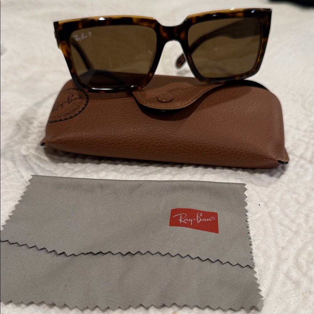 Ray-Ban Brown Tortoise Sunglasses